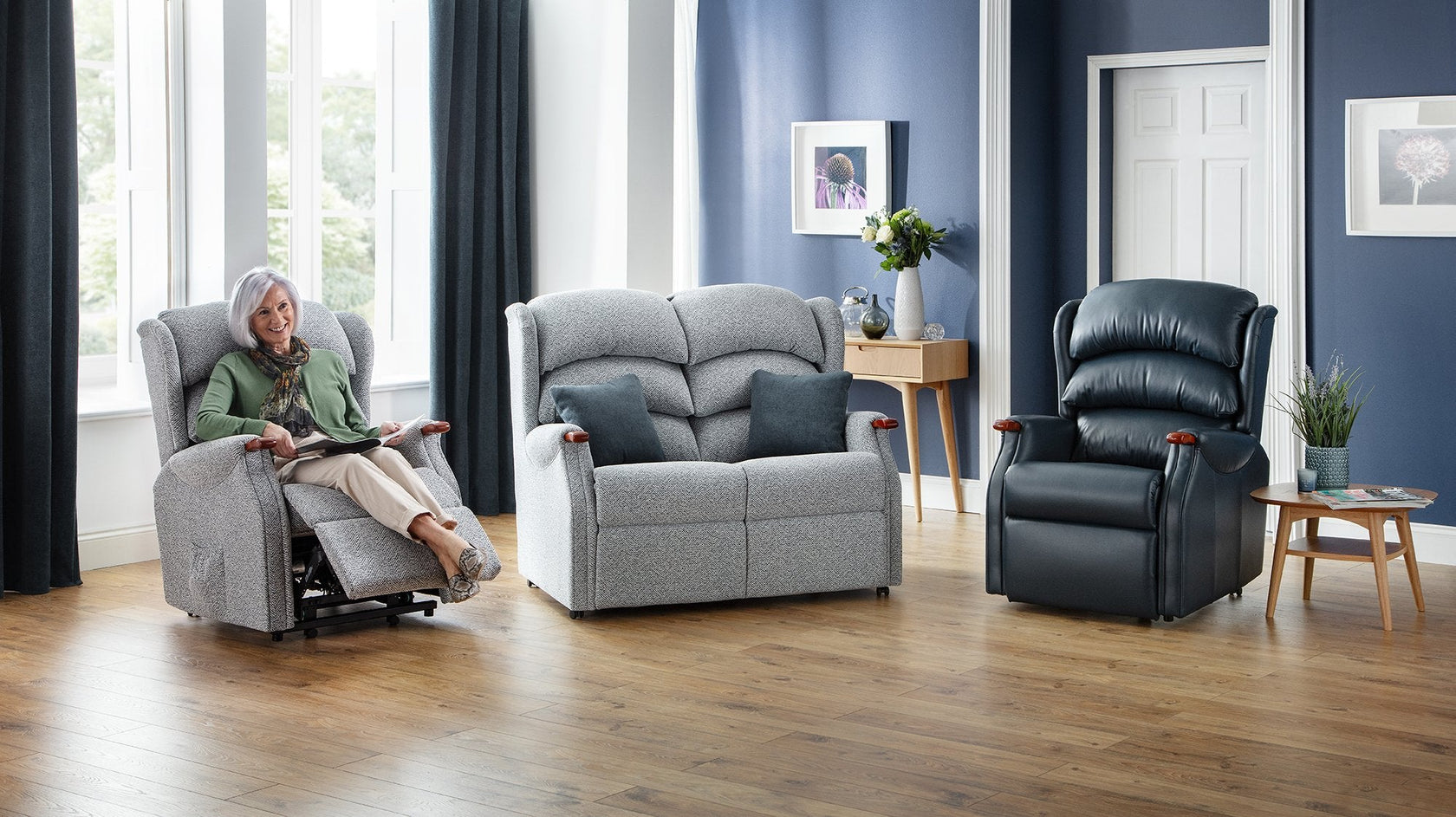 Celebrity Westbury 3 Seat Fixed Fabric Settee
